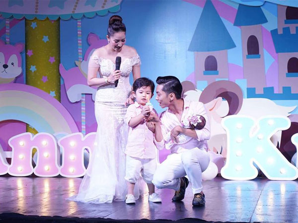 Vợ chồng Khánh Thi - Phan Hiển thuê khách sạn sang trọng, mở tiệc hoành tráng để mừng hai con yêu