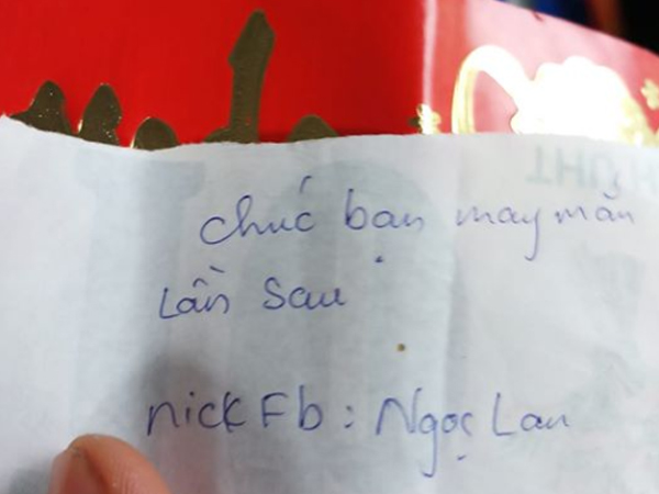Lặn lội 100km đi bê tráp, chàng trai nhận được lì xì trao duyên chỉ có tờ giấy ghi dòng chữ gây phẫn nộ