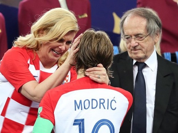 Người hùng đêm chung kết World Cup: Vì đó là… nữ Tổng thống Croatia