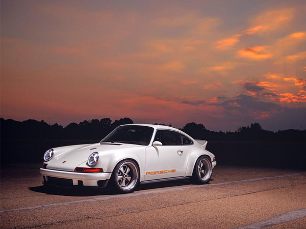 Porsche 911 đời 1990 giá 1,8 triệu USD đắt hơn siêu xe hiện đại