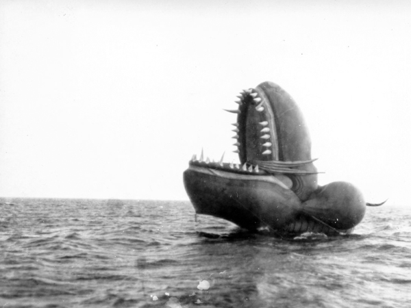 Rắn khổng lồ Nantucket 1937: Con quái vật biển gây rúng động giới khoa học, làm dân tình khiếp sợ xanh mặt hóa ra chỉ là... bong bóng đồ chơi