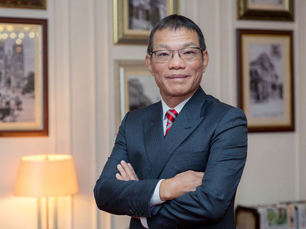 Sếp Vingroup: 'Ở VinFast, chúng tôi sản xuất ô tô xuyên đêm'