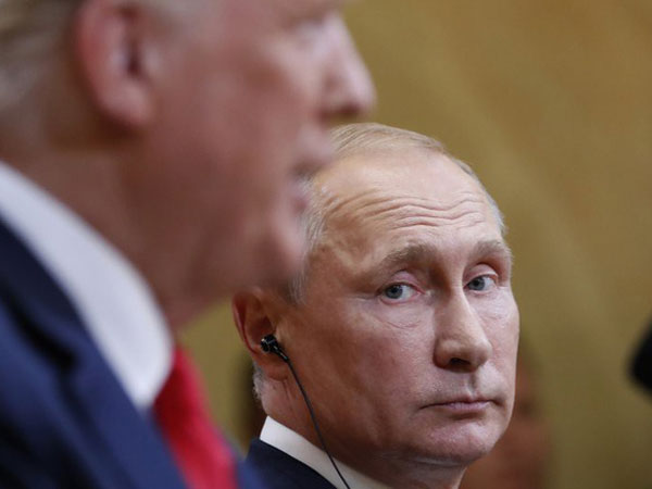 Video: Trump, Putin lần đầu chính thức gặp nhau tại Phần Lan