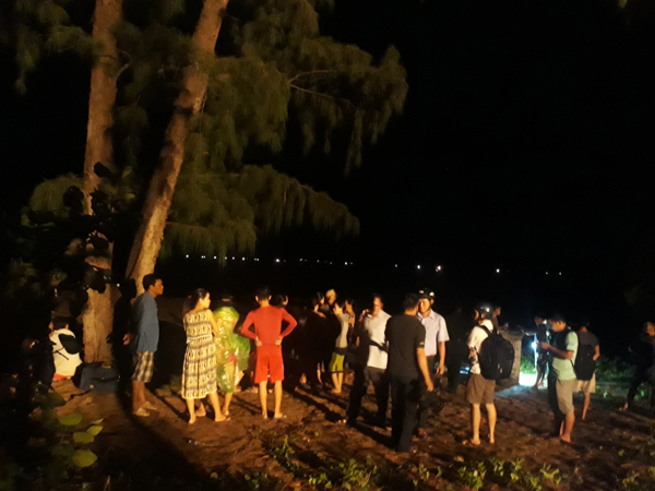 5 người rủ nhau đi tắm biển, 2 người đuối nước thương tâm, 1 người mất tích