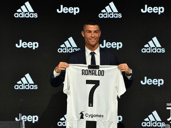 Chủ tịch La Liga: 'Ronaldo rời Real Madrid vì vấn đề thuế'