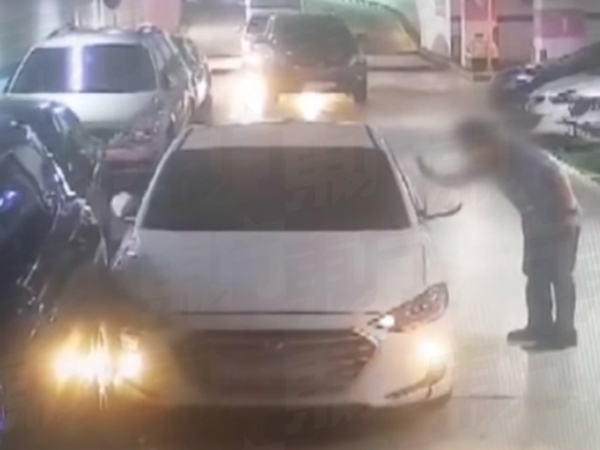 Cậu bé 9 tuổi trộm xe ô tô của mẹ để 'đi thử' và cái kết khó tin