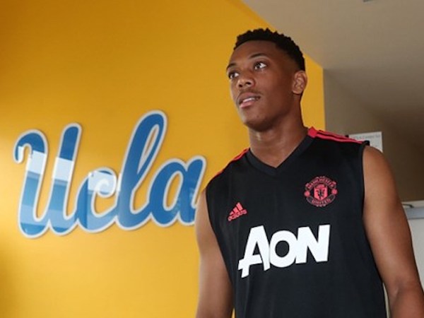 HLV Mourinho ngầm khẳng định Martial sẽ ở lại MU
