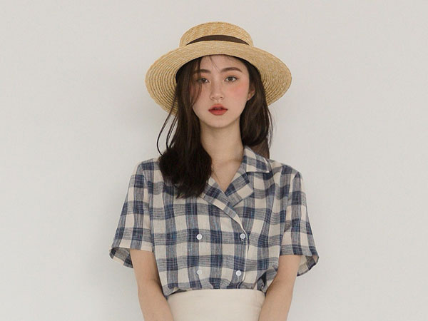 Sở hữu nhan sắc vừa mong manh vừa cá tính, cô nàng 22 tuổi trở thành 'nàng thơ' giới lookbook Hàn