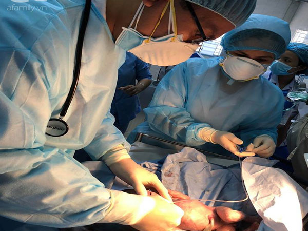 Thai phụ nhiễm cúm A/H1N1 nguy kịch, hai bệnh viện tìm cách giữ mạng sống cho đứa bé trong bụng
