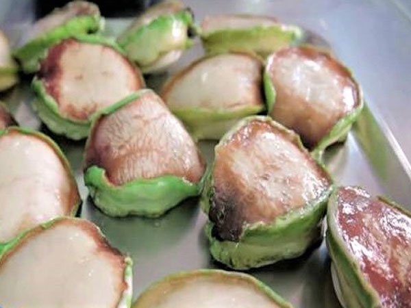 Bào ngư viền xanh 7 triệu đồng/kg, đắt bỏng tay nhà giàu vẫn chi tiền mua tẩm bổ