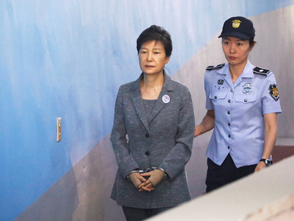 Cựu Tổng thống Hàn Quốc Park Geun-hye lãnh thêm 8 năm tù