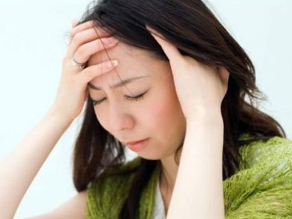 Nhìn phim chụp X-quang, chàng trai giật mình biết được lý do mình đau đầu không hề đơn giản