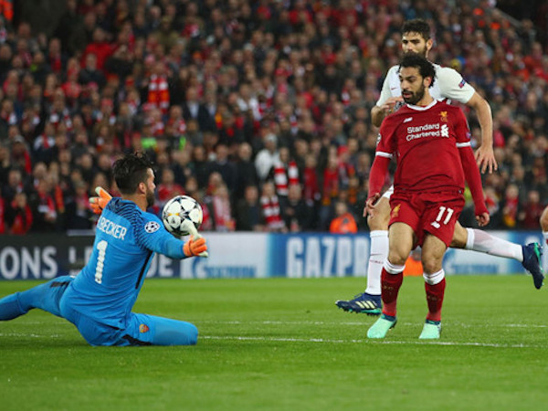 Tân binh đắt giá của Liverpool tiết lộ tin nhắn mời mọc từ Salah