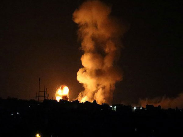Israel ồ ạt nã tên lửa tấn công 60 mục tiêu Hamas, cuộc chiến Gaza lần thứ 4 cận kề