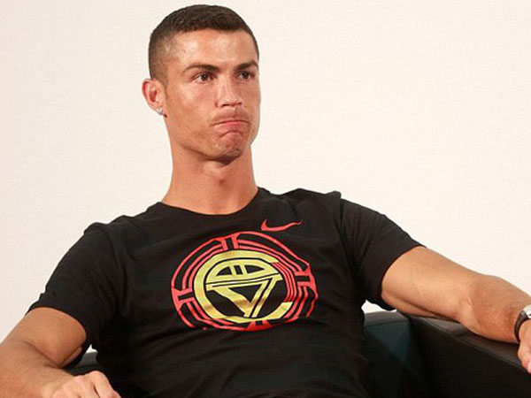 Vừa chuyển sang Juventus, Ronaldo chính thức chấp nhận án tù 2 năm