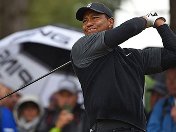 Woods đạt par, McIlroy, Spieth vào top đầu sau vòng hai The Open