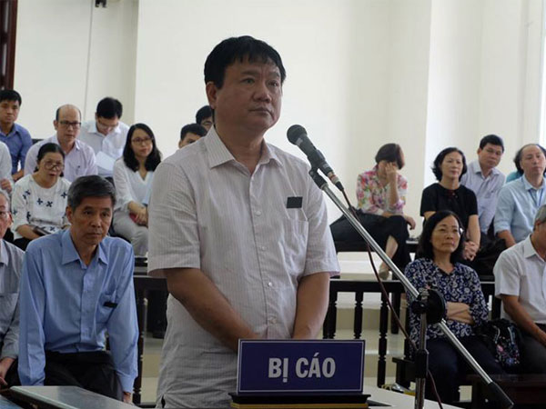 Cán bộ thi hành án vào trại giam làm việc với ông Đinh La Thăng