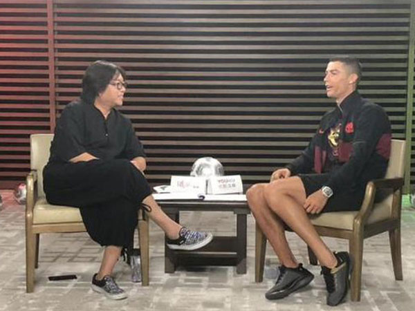 MC Trung Quốc bức xúc vụ Cristiano Ronaldo bỏ về giữa buổi phỏng vấn