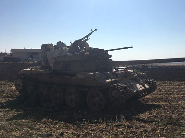 Phiến quân Syria 'độ chế' trọng liên điều khiển từ xa cho xe tăng T-55