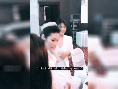 Tú Anh diện nguyên váy cưới lộng lẫy, cùng ông xã 'quẩy' nhiệt tình với bạn bè sau hôn lễ