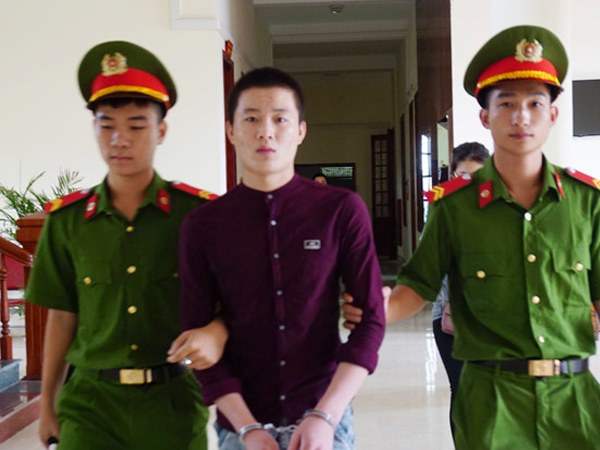 'Yêu' bé gái chăn dê, nam thanh niên lĩnh 6 năm tù