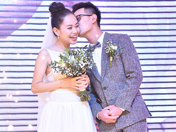 Hoàng Quyên hát hit Mỹ Tâm tặng chồng trong lễ cưới