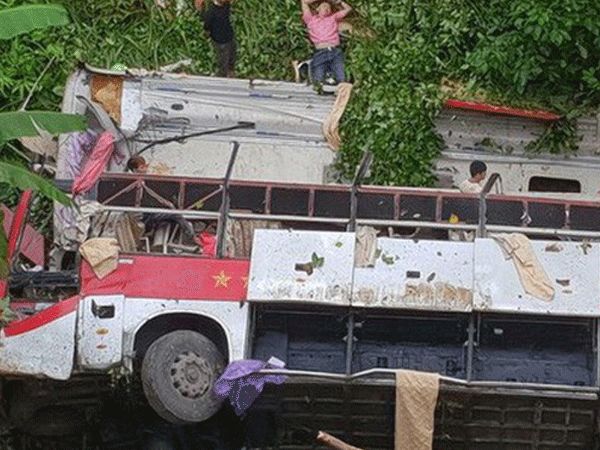 Nạn nhân bàng hoàng thuật lại giây phút xe khách lao xuống vực sâu ở Cao Bằng