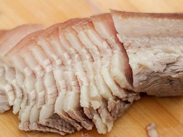 Sau nhiều lần thất bại, cuối cùng tôi đã rút ra được 4 cách đơn giản để thịt luộc ngon đạt chuẩn, ai ăn cũng khen nức nở