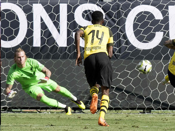 Thủ môn Karius lại hóa tội đồ, Liverpool gục ngã trước Dortmund