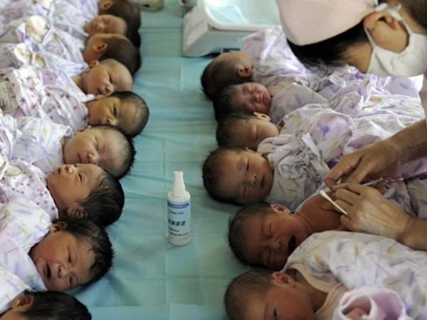 Trung Quốc rúng động vì bê bối vaccine kém chất lượng cho trẻ sơ sinh