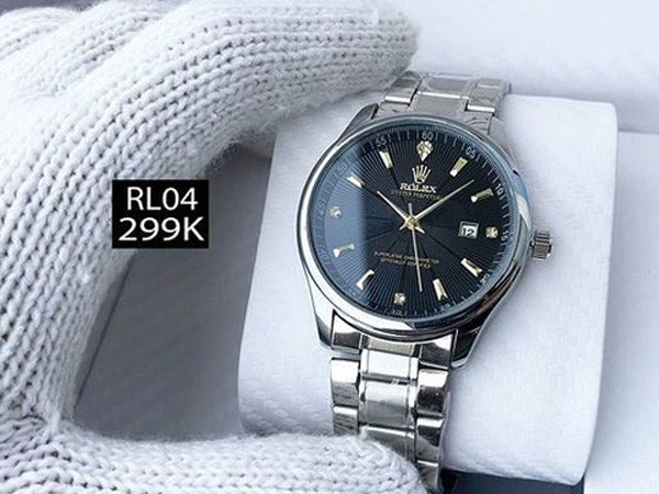 Đồng hồ hàng hiệu Omega, Rolex bán như… 'bán rau'
