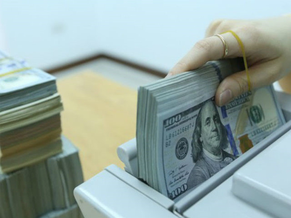 Giá USD liên tục phá đỉnh, hệ quả của việc 'nén' quá lâu?