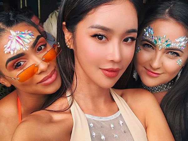 Ngắm nhìn dàn hotgirl đến từ khắp nơi trên thế giới đang hội tụ về Tomorrowland 2018