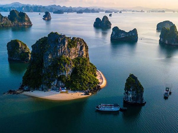 Quảng Ninh: Tiếp tục đề xuất tăng giá vé tham quan vịnh Hạ Long