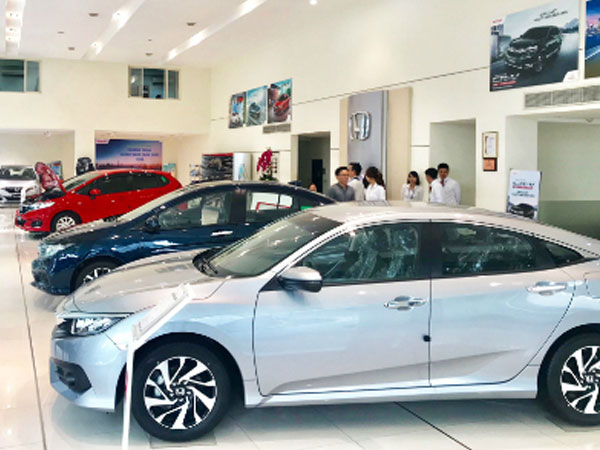 Đại lý đua nhau nhận đặt cọc ôtô nhập khẩu sau nửa năm im ắng