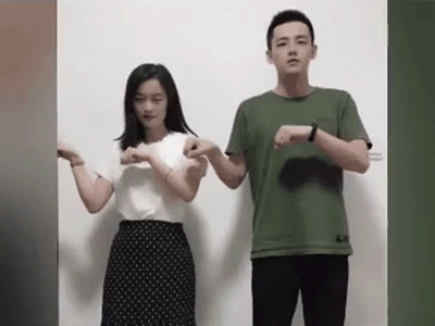 Đổi trang phục với bạn gái - trào lưu thử thách độ kiên nhẫn và cam chịu của các chàng trai
