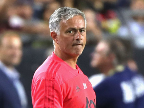 HLV Mourinho phát biểu sốc về cuộc đua vô địch Premier League