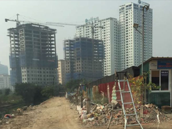 Nhà tiền tỷ chưa có lối vào vẫn quảng cáo 'giao thông thuận lợi'