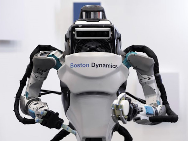 Nhiều hãng công nghệ lớn ồ ạt rót vốn phát triển robot 'quản gia'