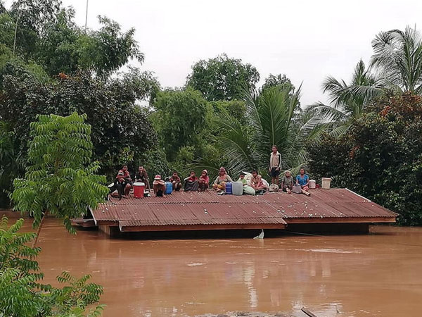 Vỡ đập thủy điện ở Lào: Hàng ngàn người lâm cảnh màn trời chiếu đất