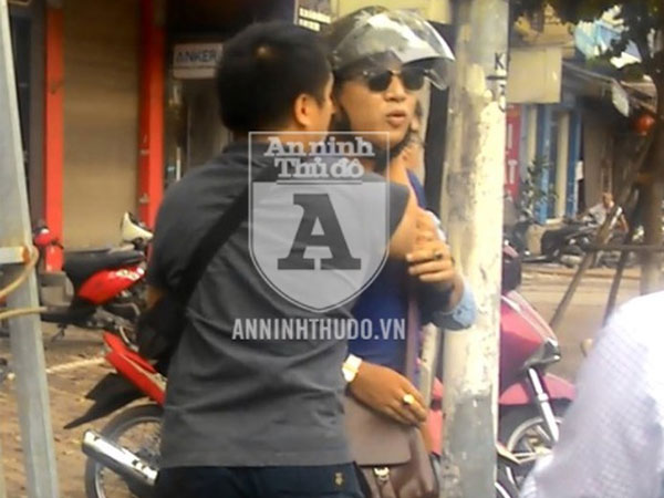 Clip: Khoảnh khắc cảnh sát mật phục bắt gã trai sành điệu lừa đảo