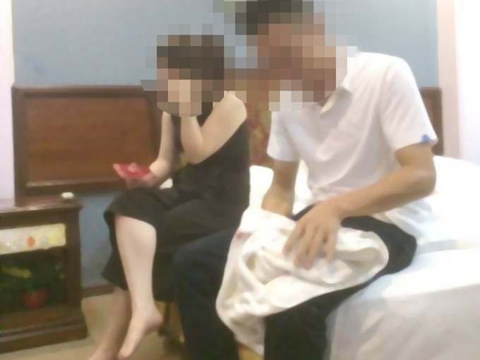 CSGT bị bắt quả tang trong nhà nghỉ với cô giáo đã có chồng