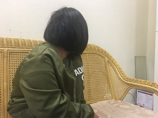Người mẹ đau đớn làm đơn tố cáo ông nội hiếp dâm con gái 11 tuổi: 'Lúc hỏi, con bé khờ khạo nói bị ông ấy làm đau'