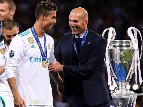 Nhà báo Tây Ban Nha tiết lộ lý do khiến Zidane và Ronaldo rời Real