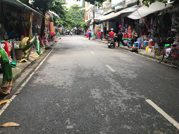 Nam Định: Lời kể của người chứng kiến vụ 2 đối tượng lạ mặt chém thanh niên nhập viện