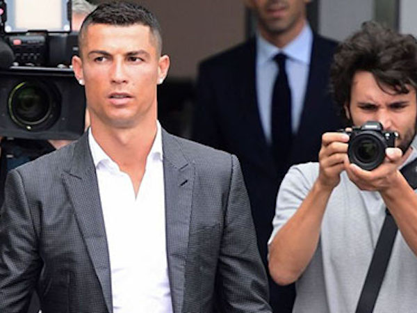 Toà án chấp thuận cho Ronaldo nộp tiền trốn thuế