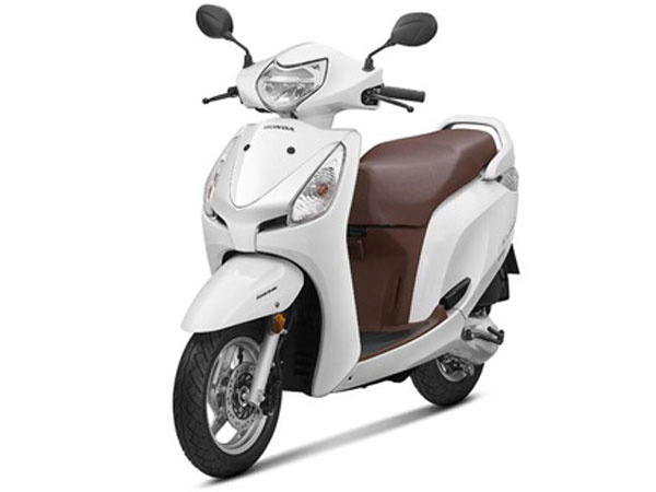 Xe tay ga Honda Aviator 2018 giá rẻ lên kệ, Yamaha Fascino 'lo lắng'