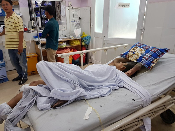 Lời khai của cô gái bị người yêu khóa trái phòng trọ đốt quần áo