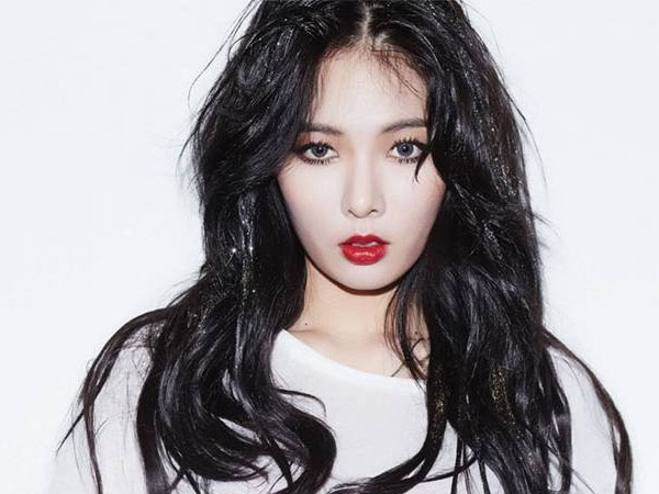 HyunA bị tố quấy rối tình dục vì thường xuyên động chạm đàn em