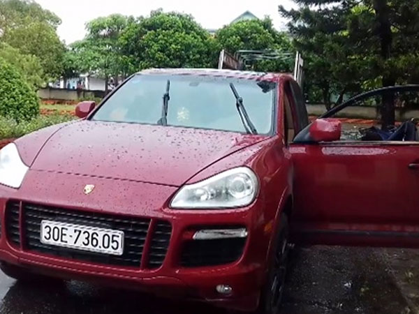 Ông trùm dùng siêu xe chở hàng cấm và cái kết